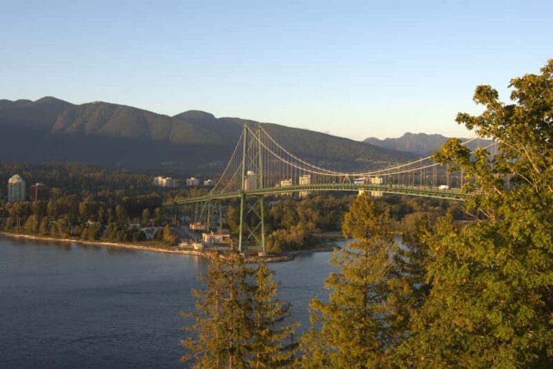 Sunset Bus Tour: Stanley Park & English Bay Photostops - Introduction: What to Expect from the Sunset Bus Tour