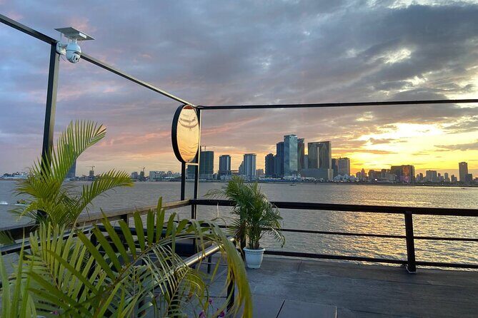 Sunset Cruise: Best view on 3 floors boat & English speak guide - Who Would Love This Tour?