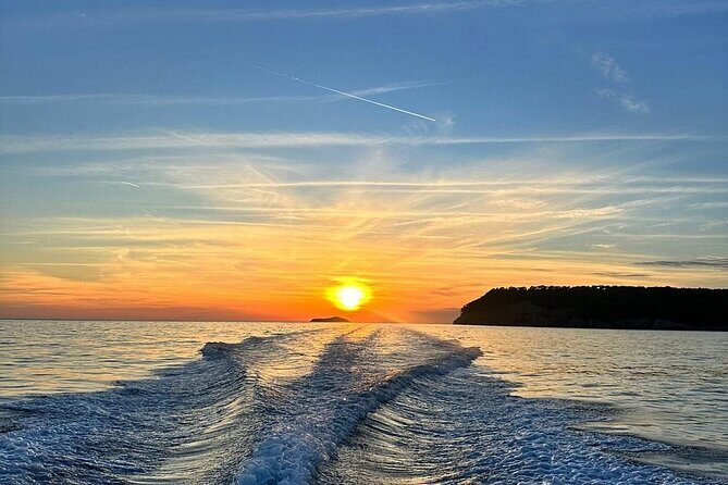 Sunset Cruise Trip with Unlimited Drinks from Cavtat - The Sum Up