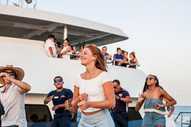 Sunset Dinner Cruise in Los Cabos - FAQs