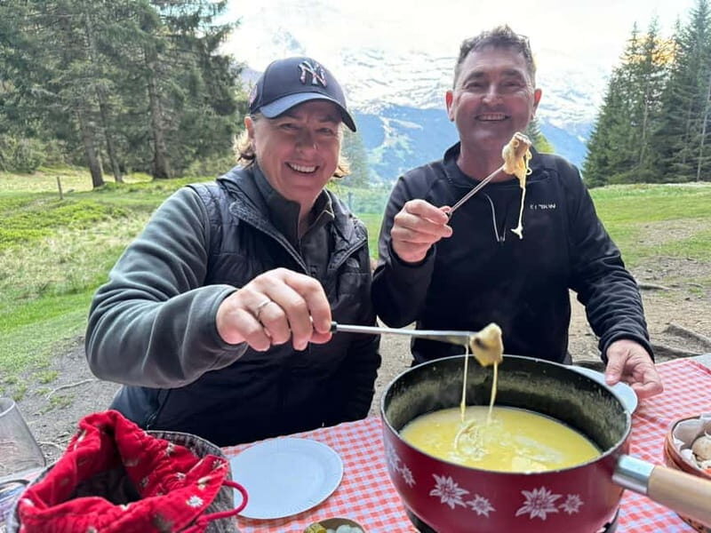 Sunset Hike with Cheese Fondue in Wengen - An In-Depth Look at the Experience