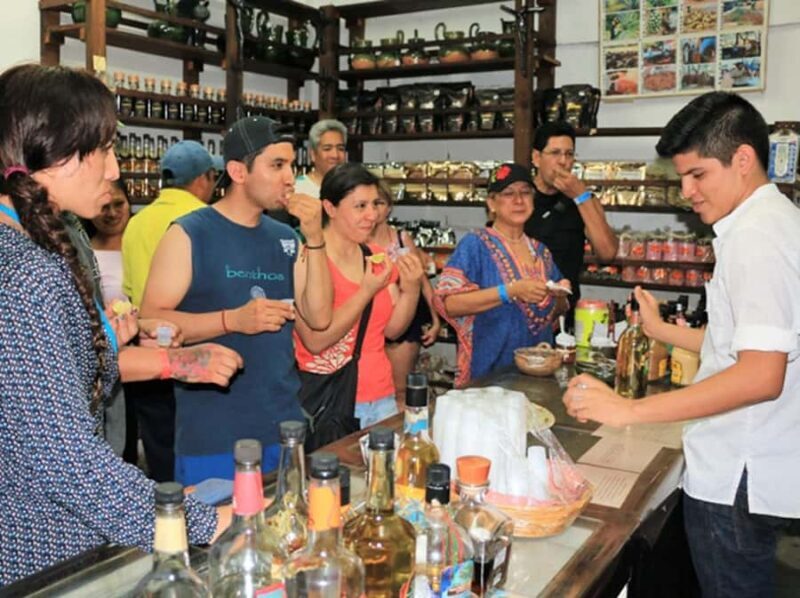 Sunset in Huatulco and pairing: Mezcal and Tlayuda - Itinerary and Scenic Viewpoints