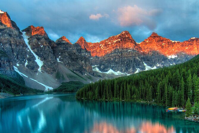 Sunset in Moraine and Lake Louise Tour at 6:00 pm - The Sum Up