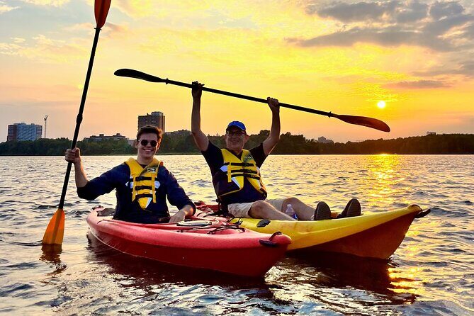 Sunset Kayak Tour in Downtown Ottawa and Gatineau - Key Points