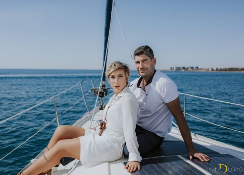 Sunset on a boat with cava included - Key Points