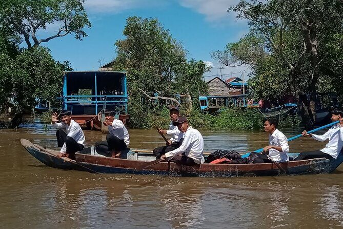 Sunset on Tonle Sap Lake - An In-Depth Look at the Experience