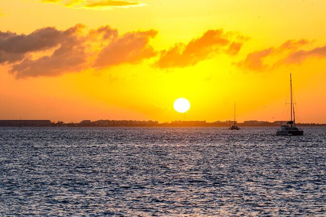 Sunset Party at Isla Mujeres! Round Transportation from Cancun - Seamless Transportation from Cancun