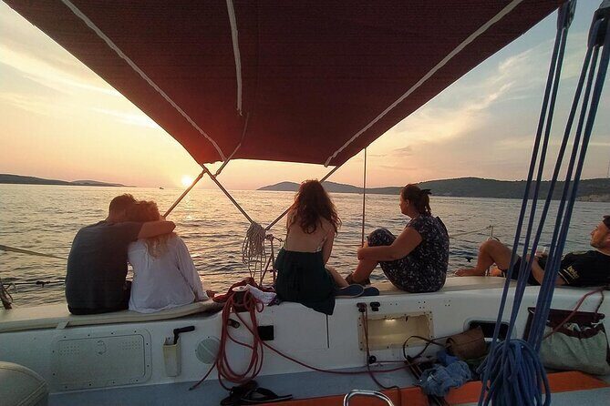 Sunset Sailing Tour on the Pakleni Islands - An In-Depth Look at the Sunset Sailing Experience