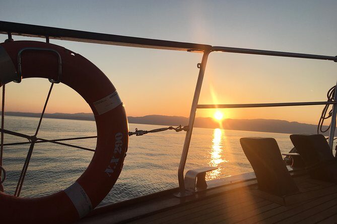 Sunset South Coast Sail Cruise with lunch,drinks, optional transfer - The Booking & What to Expect