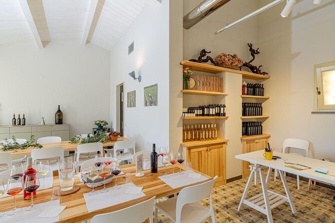 Sunset Tour with visit and guided tasting of 5 wines and local products - FAQs