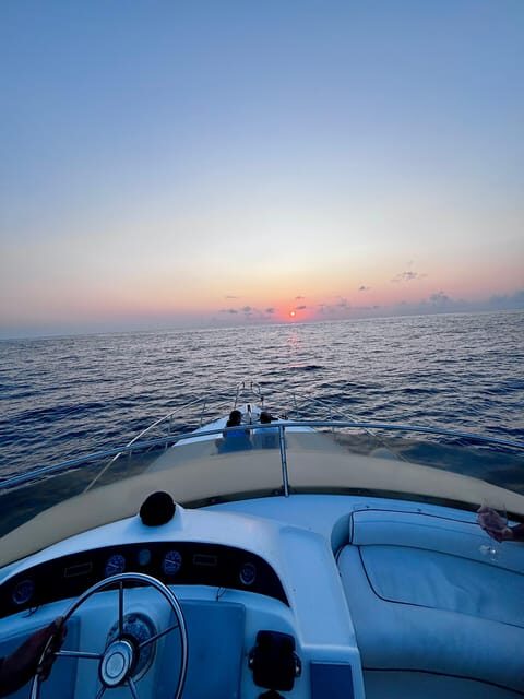 Sunset yacht tour with food and wine tasting. - Sunset yacht tour with food and wine tasting in the Azores: A detailed review