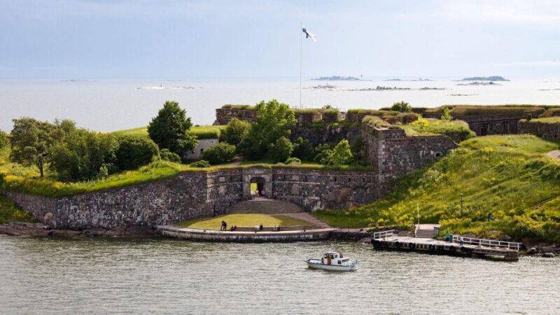 Suomenlinna: Private Tour with an Authorized Guide - FAQ