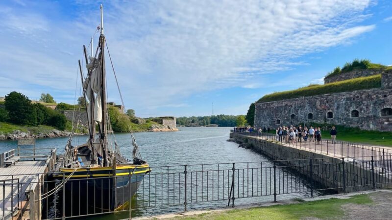 Suomenlinna tour in French with Doro - Who Will Love This Tour?