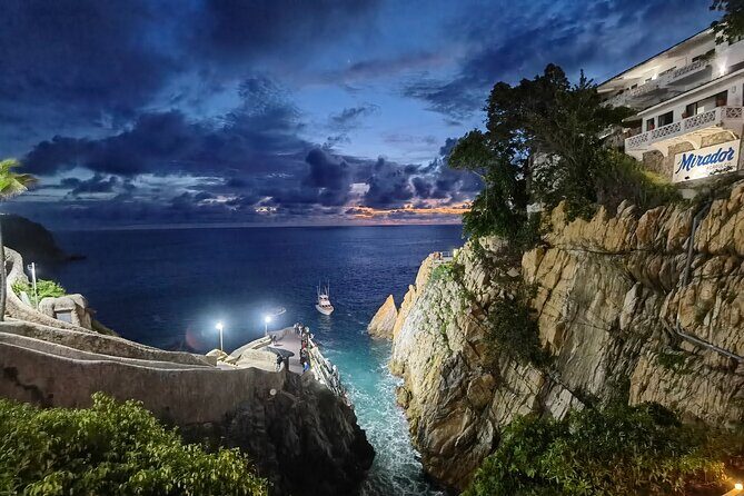 Super DeLuxe Bella Vista Dinner &1 Drink +2 Drinks at CliffDivers - An In-Depth Look at the Tour