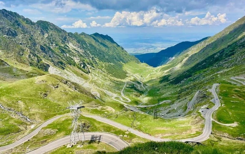 SUPER TOUR: Top Gear Road with Wild Bears Sightseeing - Discovering Romania’s Most Famous Mountain Road: Transfagarasan Highway