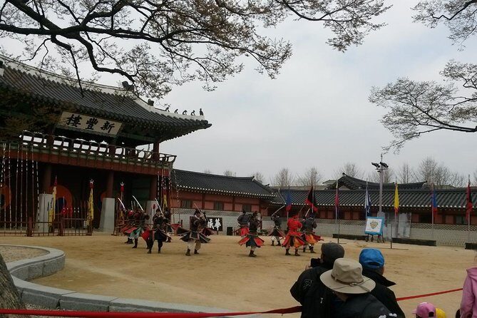Suwon Hwaseong Fortress and Korean Folk Village Day Tour from Seoul - Key Points