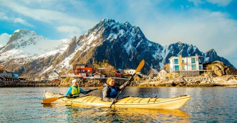 Svolvaer: 2-Hour Winter Kayaking Adventure - A Deep Dive into the Svolvær Winter Kayaking Experience