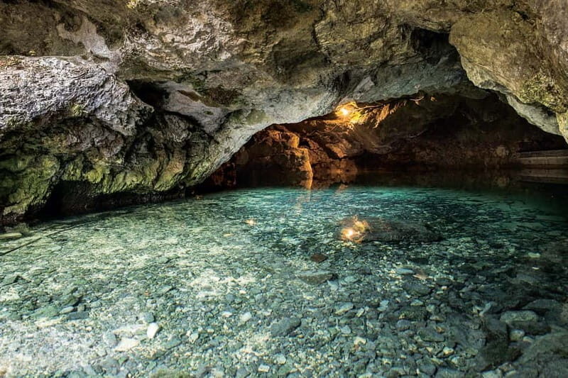 Swabian Jura: Entering the Wimsen Cave by boat - Key Points