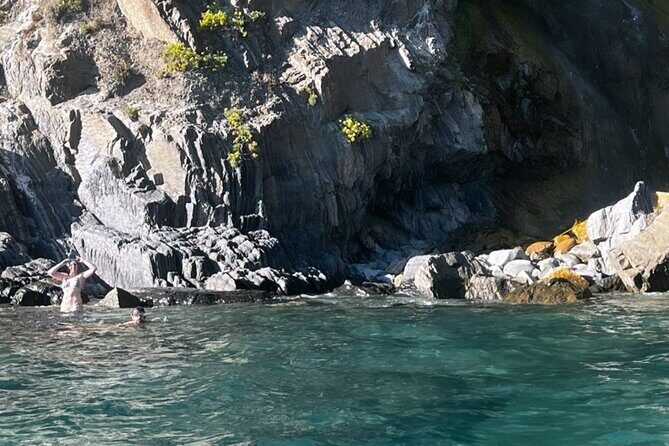 Swim&Enjoy 5 terre on the PINK Hyena with Captain Jenny! - FAQ