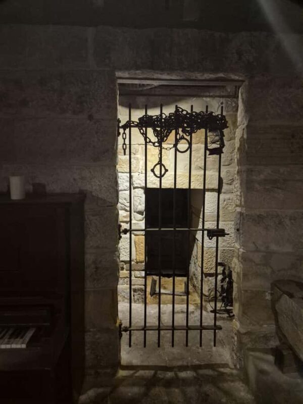 SYDNEY : Ghosts, Grog & The Rocks: Haunted Pubs &Cellar Tour - A Deep Dive into the Experience