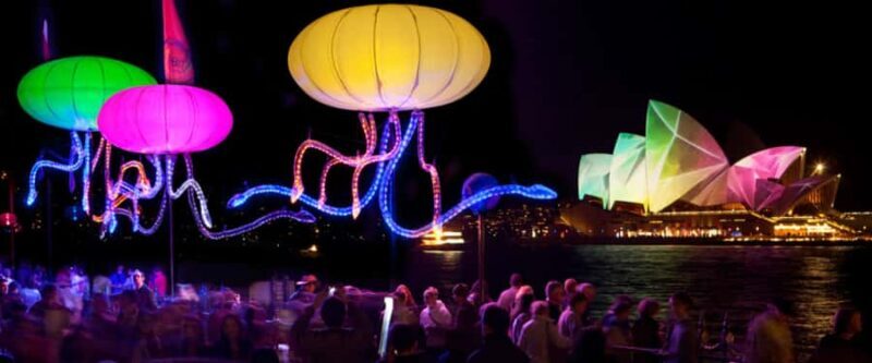 Sydney Harbour: 30 Minute Slow Jet Boat Vivid Cruise - What Reviews Reveal