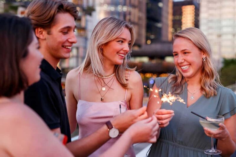 Sydney: Harbour Dinner Cruise with 3, 4 or 6-Course Menu - FAQ