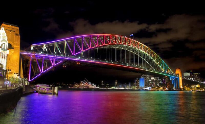 Sydney: Premium Catamaran Vivid Cruise with Welcome Drink - Setting Sail into Sydney’s Light Show