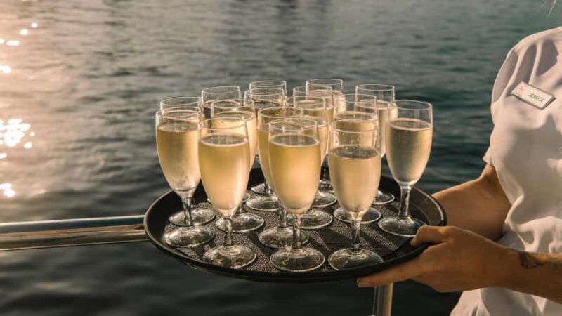 Sydney: Sydney Harbor Lunch Cruise with Welcome Drink - Key Points