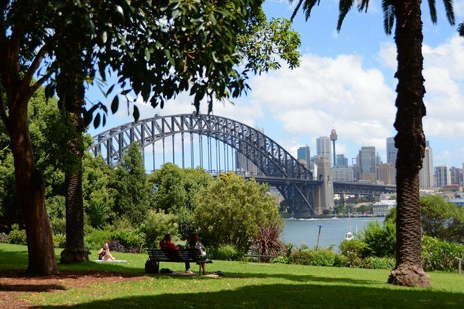 Sydney's Lavender Bay: An Audio Tour by ABC Broadcaster - Key Points