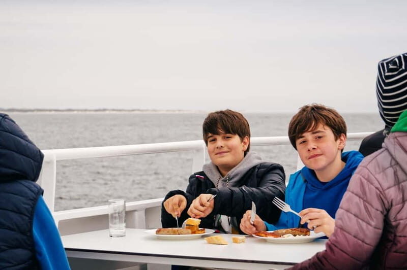 Sylt: BBQ-Boat trip | BBQ buffet straight from the grill & Welcome-Drink - Sylt: BBQ-Boat Trip | BBQ Buffet Straight from the Grill & Welcome-Drink