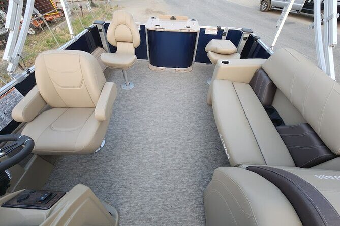 Sylvan Mirage Party Pontoon Boat Rental - Why This Rental Offers Good Value