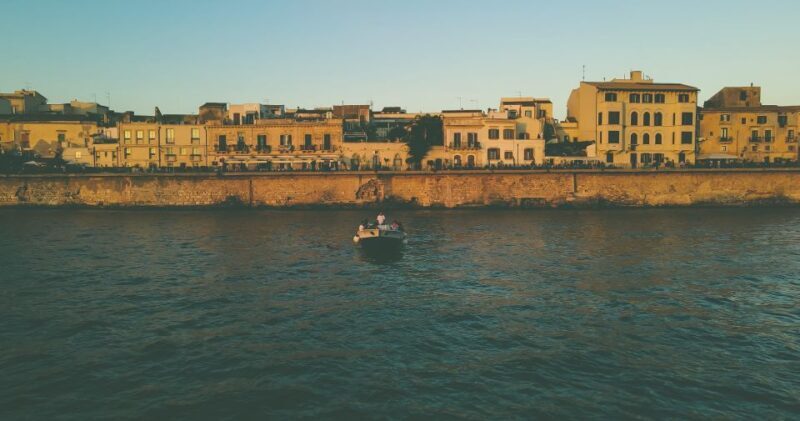 Syracuse: Boat tour with aperitif - A Close-Up Look at the Syracuse Boat Tour Experience