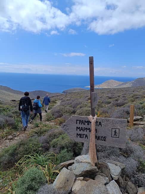 Syros: Hiking exploration in the untouched Apano Meria - Key Points