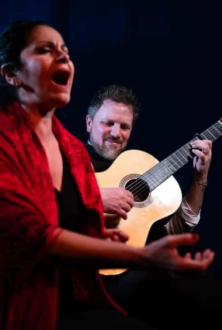 Tablao Flamenco La Exclusiva in Seville and Tinto de Verano - FAQs
