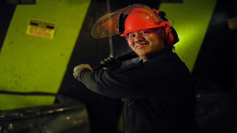 Tacoma: Rage Room Experience with Breakable Objects - Analyzing the Value