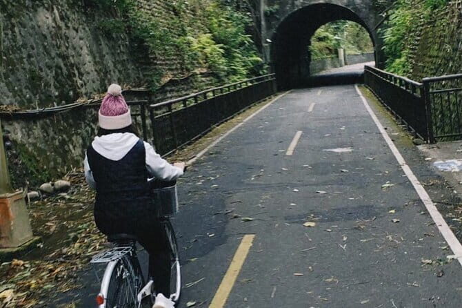 Taichung City Cycling Tour in Taiwan with Traditional Cuisine - Key Points