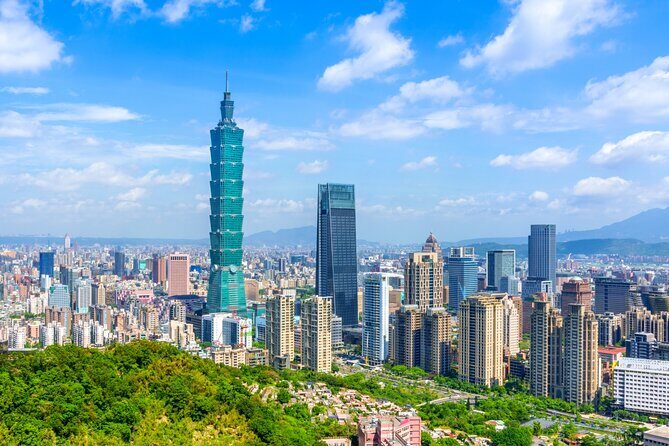 Taipei Day Tour: CKS Memorial Hall, 101, Bangka & Dadaocheng - Why This Tour Offers Good Value