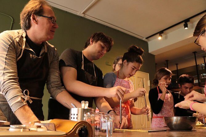 Taipei Food Tour and Colorful Bubble Tea Making - Deep Dive into the Details