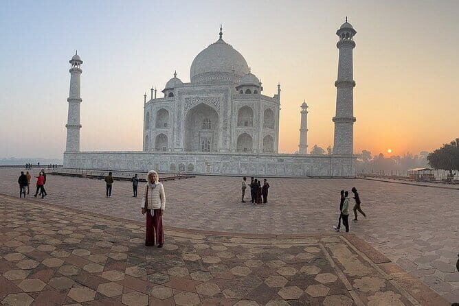 Taj Mahal, Agra Fort and Baby Taj Day Tour from Delhi by Car - An In-Depth Look at the Tour Experience