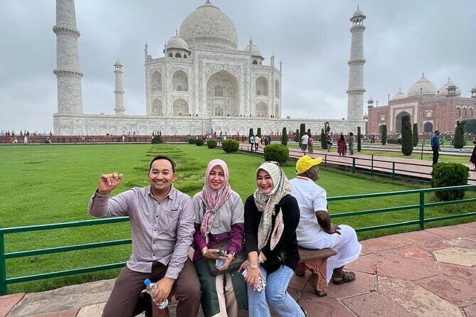 Taj Mahal & Agra Sameday Tour from Delhi by Car with 5 Star Lunch - What Makes This Tour Stand Out?