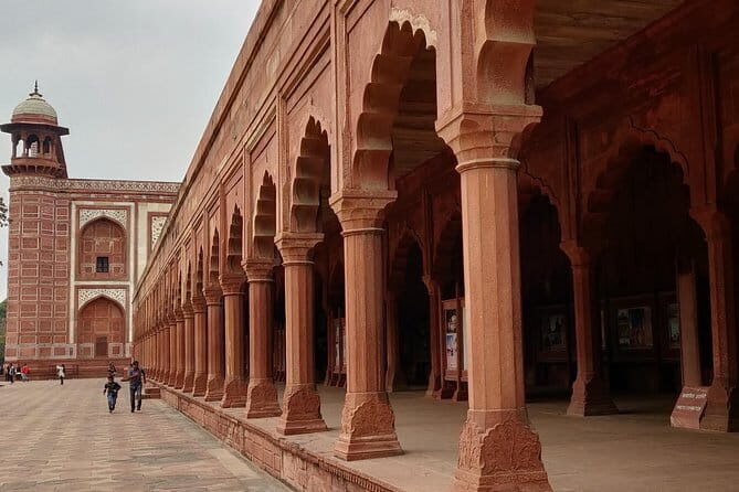 Taj Mahal and Agra: Beyond The Guidebooks - A Concise Introduction: What to Expect from This Tour