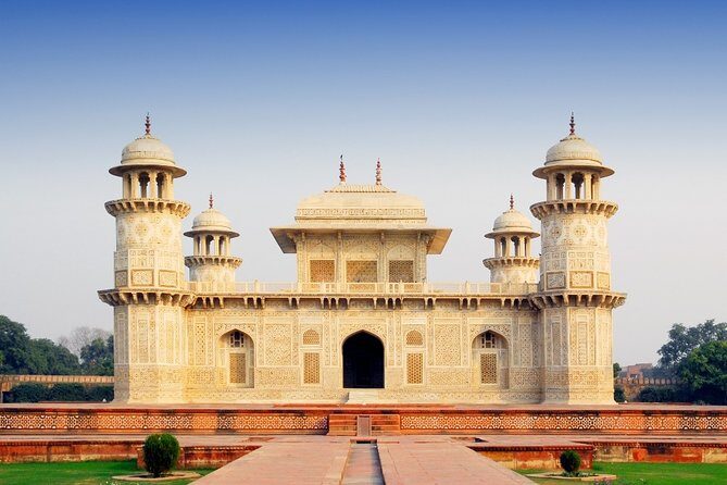 Taj Mahal And Agra Tour From Delhi by Car- Including Lunch - The Experience and Guides: What Travelers Say