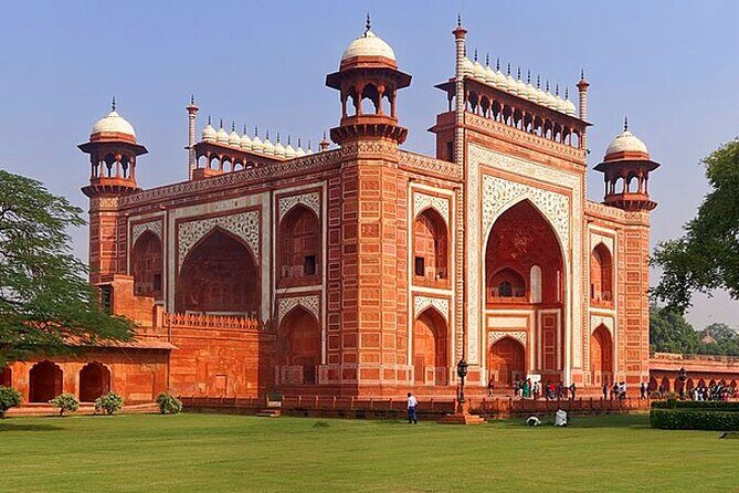 Taj Mahal Day Tour by Gatimaan Express Train - The Itinerary: A Step-by-Step Breakdown