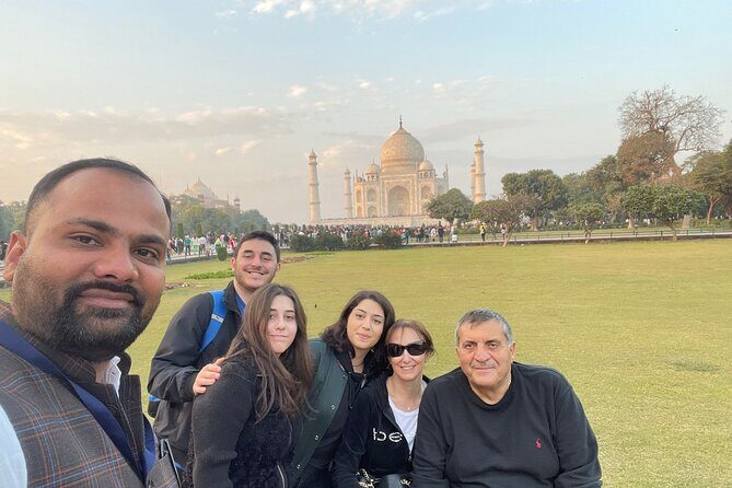 Taj Mahal Day Tour From Delhi - Lunch at Priya Restaurant