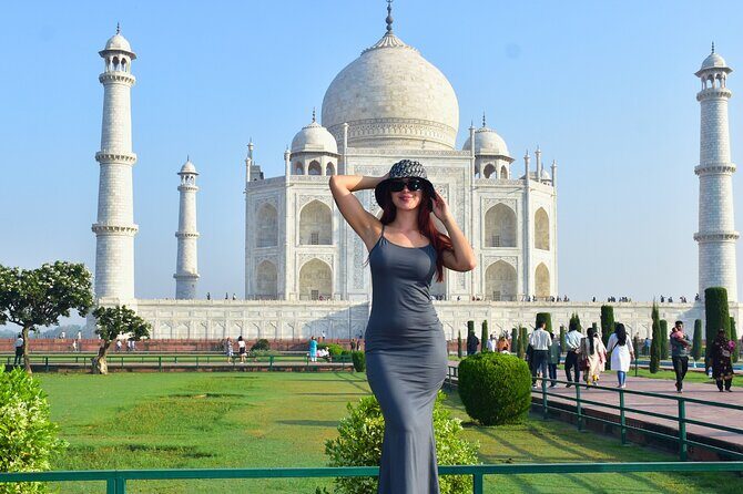 Taj Mahal Day Tour with Fatehpur Sikri From Delhi - Analyzing the Value
