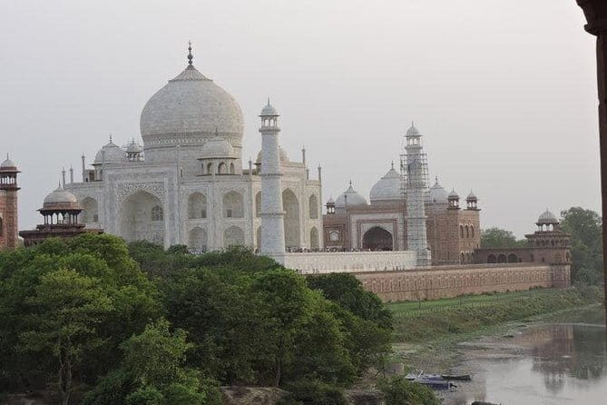 Taj Mahal Day Trip for Senior Citizens from Delhi - Key Points