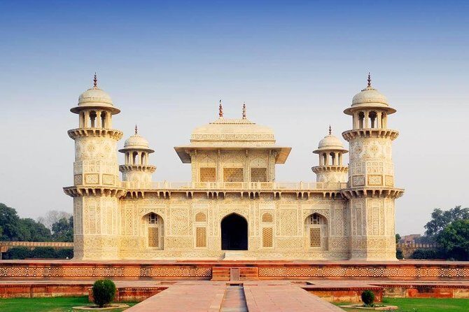 Taj Mahal Tour by Gatimaan Train/Rail All Inclusive - Key Points