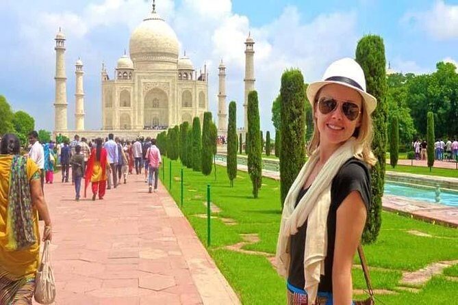 Taj Mahal Tour By Superfast Train From Delhi - Lunch at a 5-Star Hotel: A Welcome Break