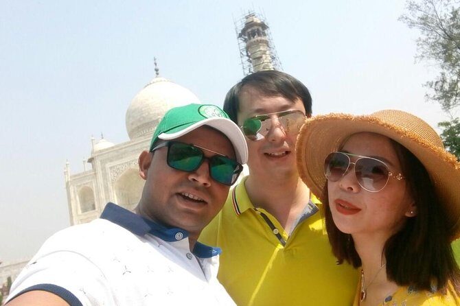 Taj Mahal : Tour Guide + Transport - Authentic Insights from Travelers