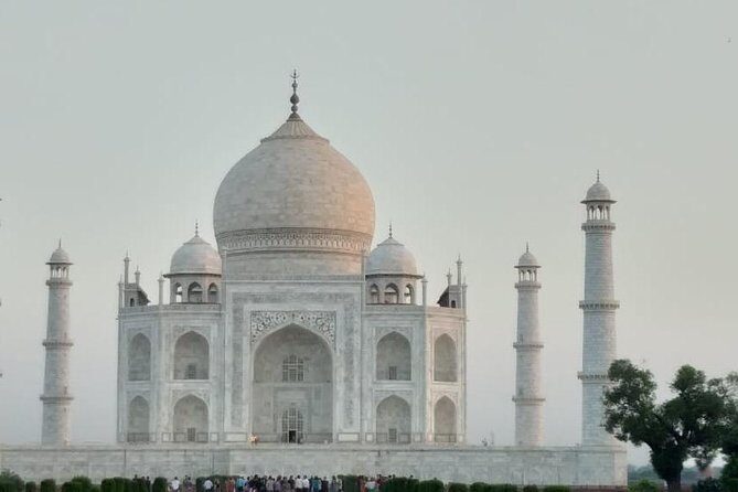 Taj Mahal Tour with Local Old Kinnari Bazar. - Who Should Consider This Tour?